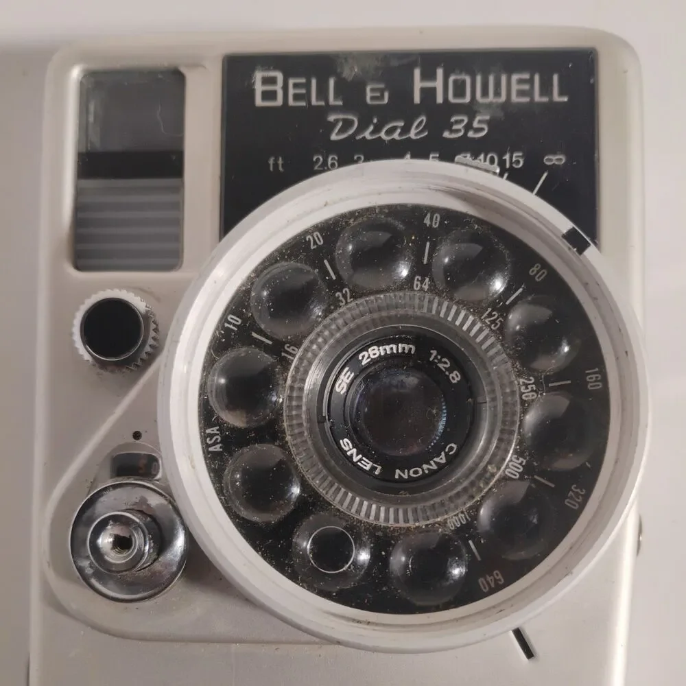 Vintage 1963 Bell & Howell /Canon Dial 35 Camera